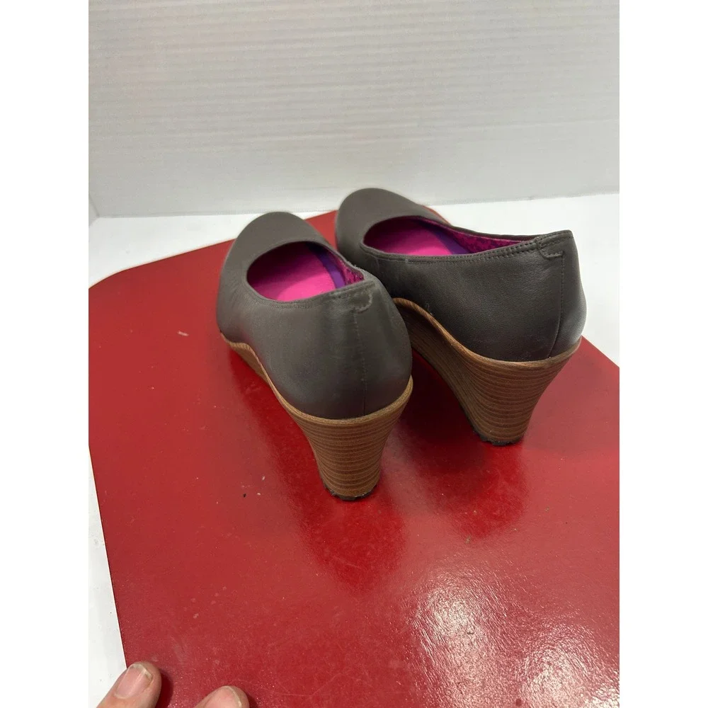 Crocs Leather Wedge Pumps W6 Brown Leigh Wood Grain Heel Comfort Office Classic